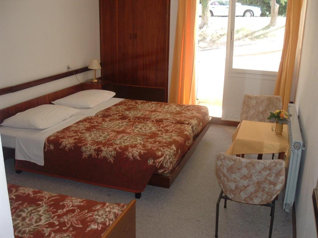 Depadansa Marina & Primorka Otel Omišalj Oda fotoğraf